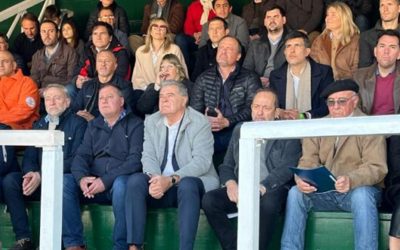 Busso encabezó el acto oficial de Expo Laboulaye y entregó un tractor a la Rural