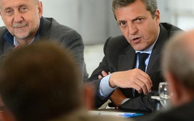 Massa anunció quita de retenciones a los lácteos por 90 días.