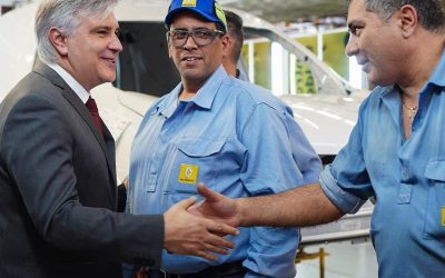 Inversión millonaria. Con presencia de Llaryora Renault anuncio que fabricará una pick up