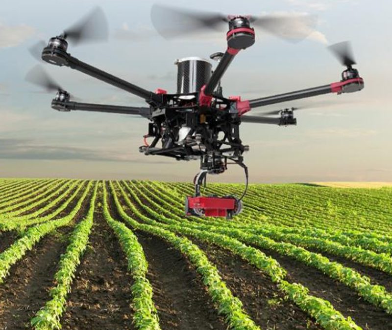 ¿El drone pulveriza más como un avión o como un terrestre?