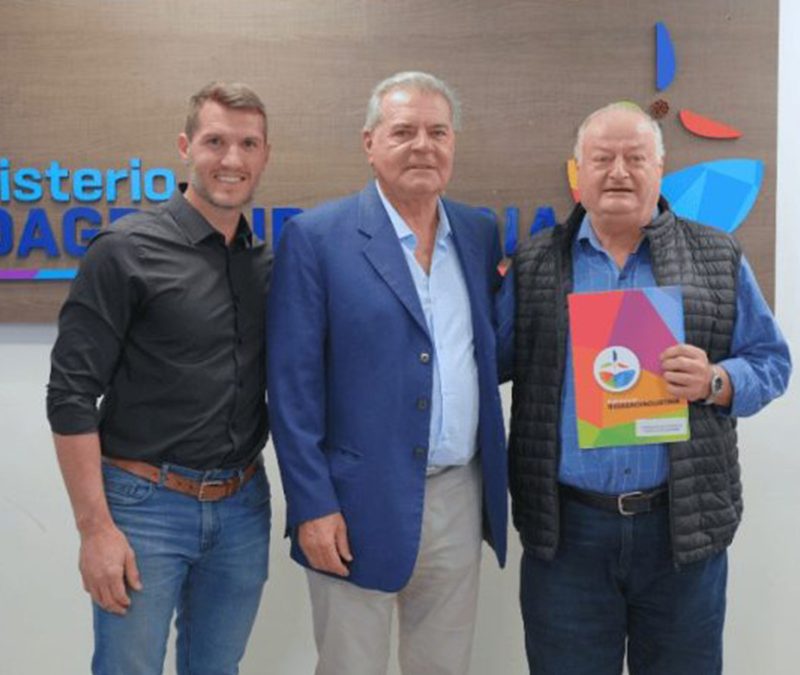 Entrega de subsidios a consorcios de conservación de suelos y créditos a productores afectados por incendios