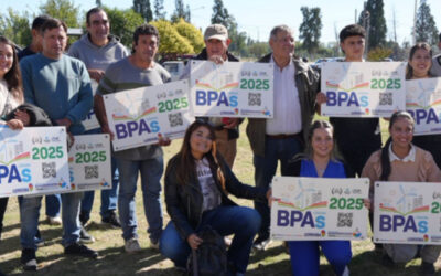 Villa Dolores: Entrega de BPAs a productores y un móvil para la Patrulla Rural